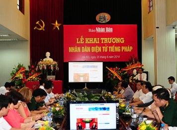 Inauguration du Nhân Dân on-line en français